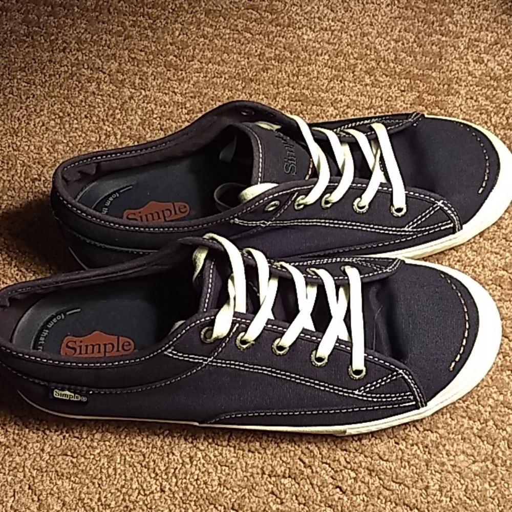 Simple Sneakers - Picture 2 of 2